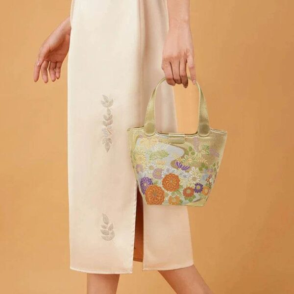 12_Embroidery_Exquisite_Floral_Luxe_Gold_Basket_Bag_P170605 12_Embroidery_Exquisite_Floral_Luxe_Gold_Basket_Bag_P170605