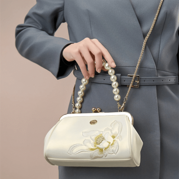 2_Embroidery_Leather_Kiss_Lock_Clutch_Bag_Lotus_Evening_Handbag 2_Embroidery_Leather_Kiss_Lock_Clutch_Bag_Lotus_Evening_Handbag