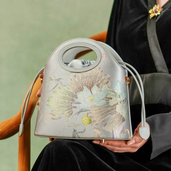 2_Jacquard_imprimé_Lotus_Gray_Drawstring_Bucket_Bag_LD120670 2_Printed_Jacquard_Lotus_Gray_Drawstring_Bucket_Bag_LD120670