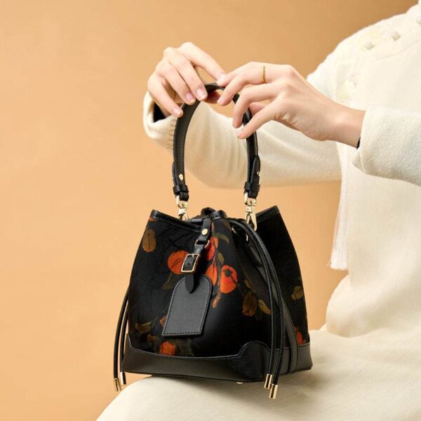 3_Xiangyunsha_Silk_Leather_Printed_Persimmon_Bucket_Bag_YS220680 3_Xiangyunsha_Silk_Leather_Printed_Persimmon_Bucket_Bag_YS220680