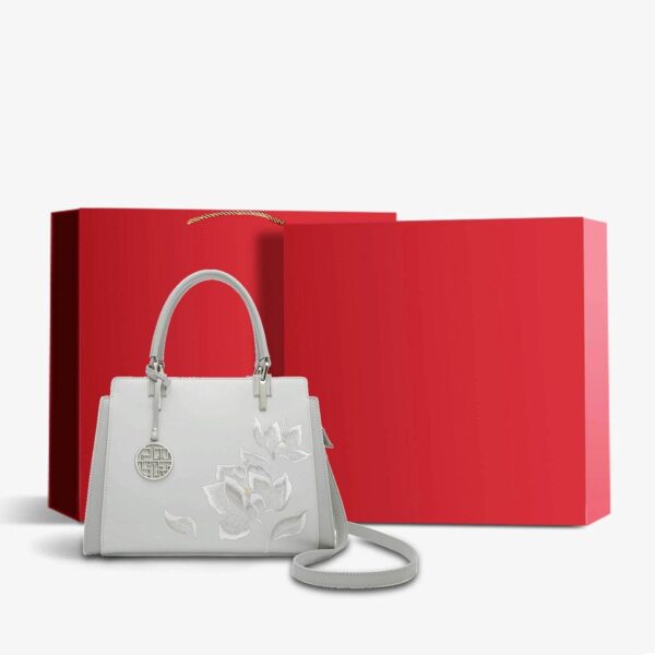 Broderie_Cuir_Magnolia_Femmes_s_Crossbody_Tote_Bag_-_SinoCultural-p120335-20 Embroidery_Leather_Magnolia_Women_s_Crossbody_Tote_Bag_-_SinoCultural-p120335-20