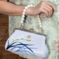 Embroidery_Leather_Pearl_Chain_Kiss_Lock_Clutch_Handbag_Orchid_-_SinoCultural-2474464