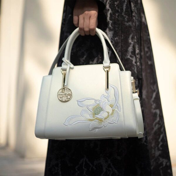 IMG_3389_Embroidery_Leather_Tote_Bag_White_Lotus_Crossbody_Bag_P120317 IMG_3389_Embroidery_Leather_Tote_Bag_White_Lotus_Crossbody_Bag_P120317