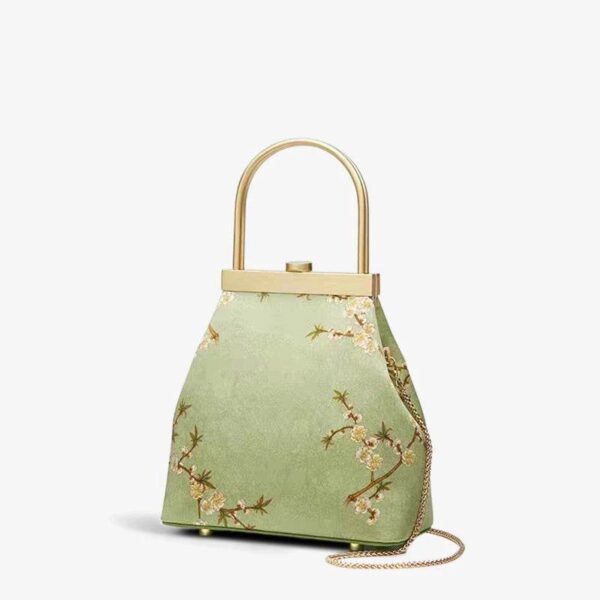 Mulberry_絲質奢華淺綠色_Kiss_Lock_手拿包_-_SinoCultural-2481850 Mulberry_Silk_Luxury_Light_Green_Kiss_Lock_Clutch_Bag_-_SinoCultural-2481850