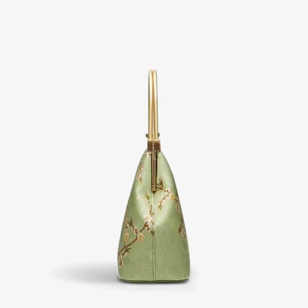 Mulberry_絲質奢華淺綠色_Kiss_Lock_手拿包_-_SinoCultural-2481854 Mulberry_Silk_Luxury_Light_Green_Kiss_Lock_Clutch_Bag_-_SinoCultural-2481854