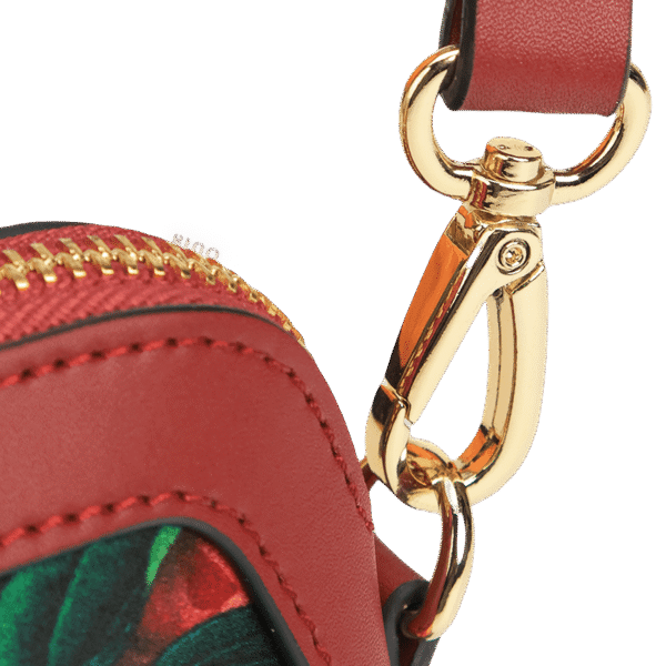 handmade-floral-embroidery-clutch-closeup-11-detail handmade-floral-embroidery-clutch-closeup-11-detail