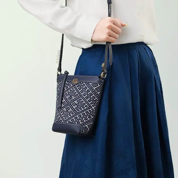 zhuang-brocade-bucket-crossbody-bag-model-blue-dress-shoulder-carry zhuang-brocade-bucket-crossbody-bag-model-blue-dress-shoulder-carry