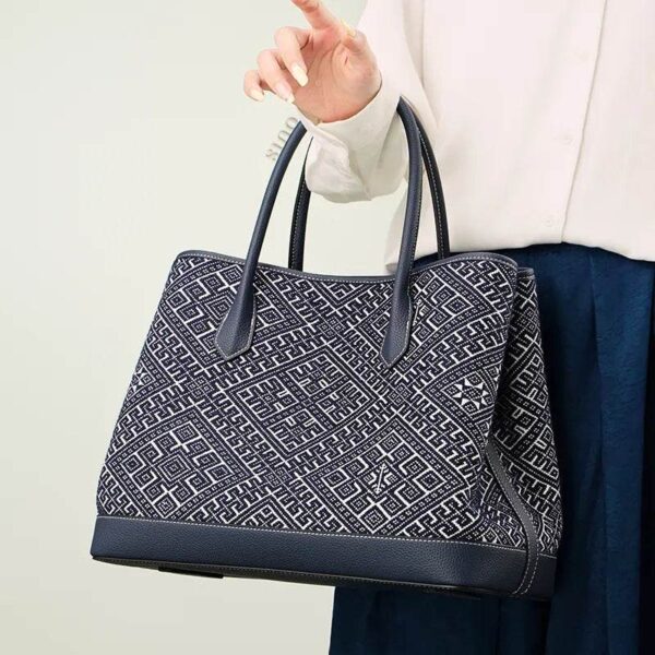 zhuang-brocade-embroidered-leather-shoulder-bag-model-single-shoulder-blue-dress zhuang-brocade-embroidered-leather-shoulder-bag-model-single-shoulder-blue-dress